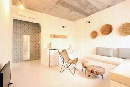 Mesanto Luxury Suites - 62