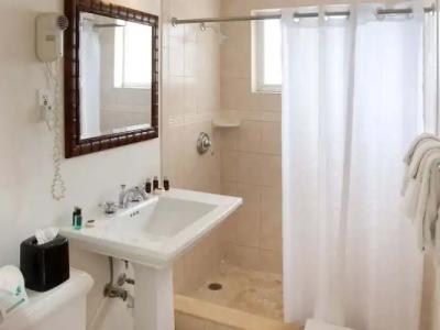 The Grand Resort and Spa - 8