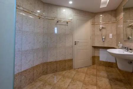 Paradise Resort - 200