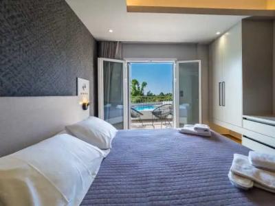 Paradise Resort - 109