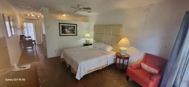 Green Island Inn - 56