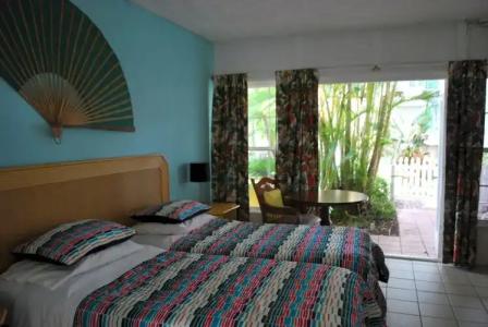 Green Island Inn - 2