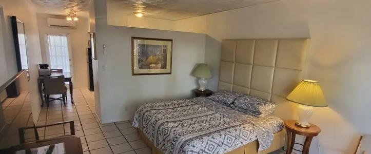 Green Island Inn - 58