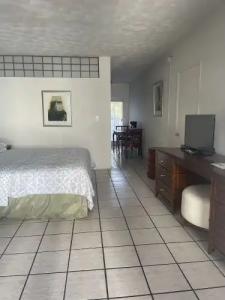 Green Island Inn - 51