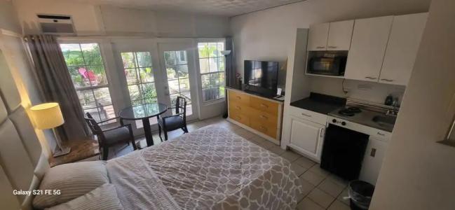 Green Island Inn - 57