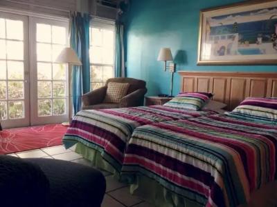 Green Island Inn - 1