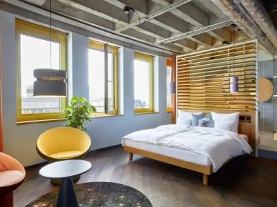 25hours The Circle - 35