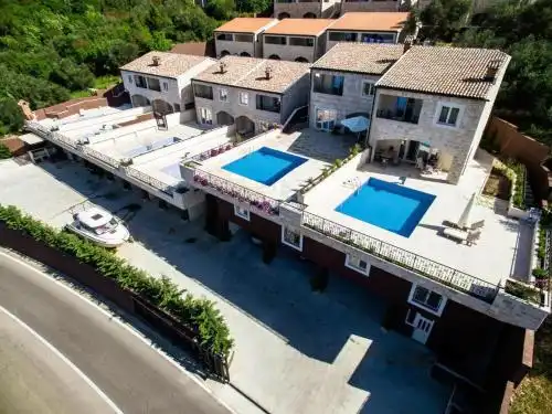 Sunny Villa Orchid - 4