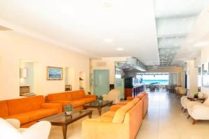 Rossis Beach Hotel, Mesongi