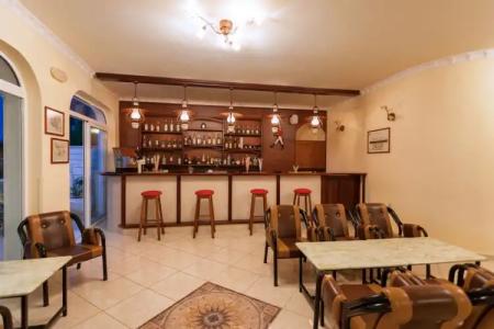 Alykes Park Bungalows - 15