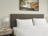 Deluxe Single Suite