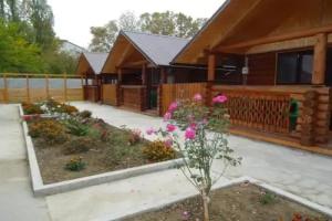 u Surena Tourist base, Candripsh
