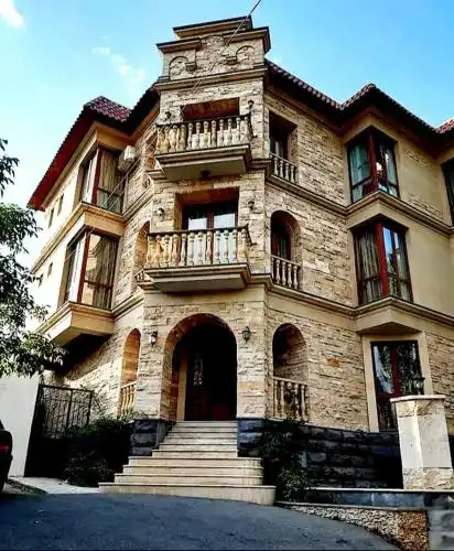 Monument Guesthouse - 0