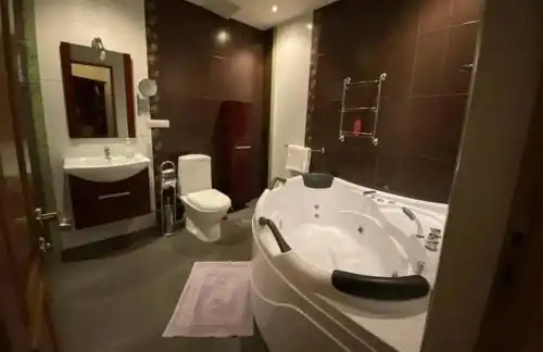 Monument Guesthouse - 11