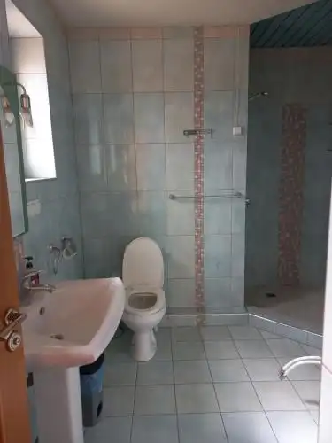 Monument Guesthouse - 8