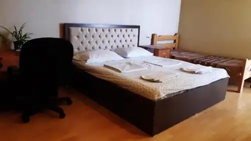 Monument Guesthouse - 3