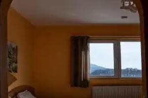 Semeen hotel "Geografski tsentr"