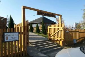 Semeynyy klub otdyha Forest Gril Tourist base, Volgograd