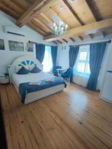 BUYUKADA MAVI Palas - 108