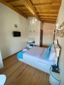 BUYUKADA MAVI Palas - 124