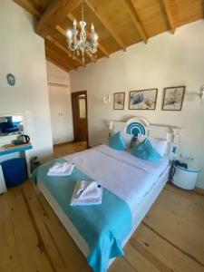 BUYUKADA MAVI Palas - 86