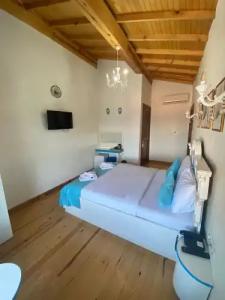 BUYUKADA MAVI Palas - 90