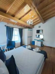 BUYUKADA MAVI Palas - 95