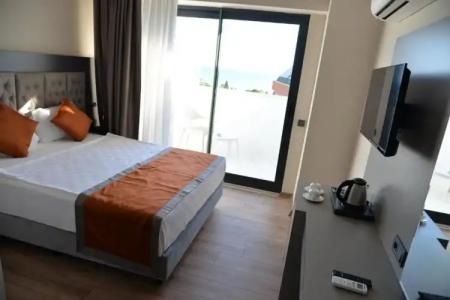 Side Golden Rock 16+ Adults Only - 3