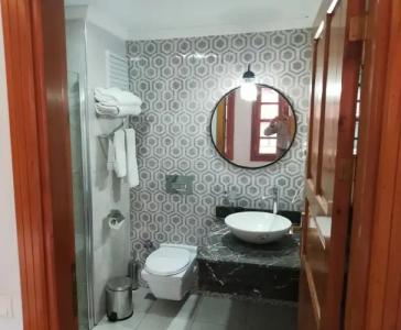 WOO Town Suites - 108
