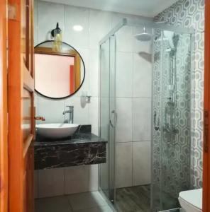 WOO Town Suites - 116