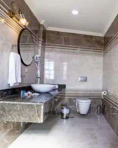 WOO Town Suites - 114