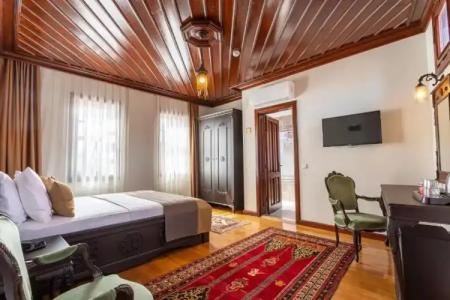 WOO Town Suites - 122