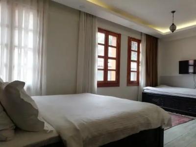 WOO Town Suites - 106