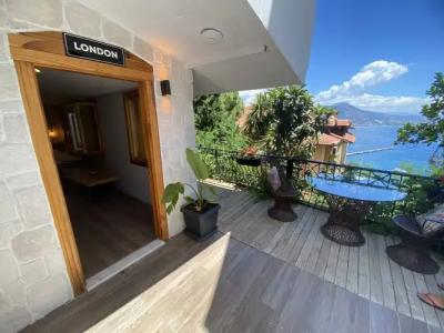 Castle Boutique - 69