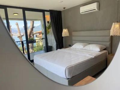 Castle Boutique - 62