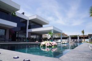 Serife Hanim Konagi, Cesme