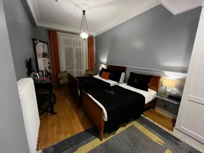 Linas Taksim Pera - 30