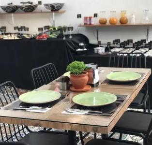 Lord Cafe & Bistro - 21