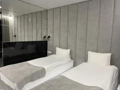 Restoranno-Gostinichny Kompleks Royal Park - 34