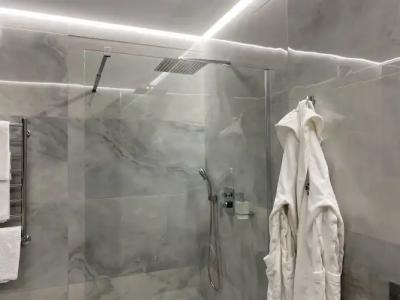 Restoranno-Gostinichny Kompleks Royal Park - 48