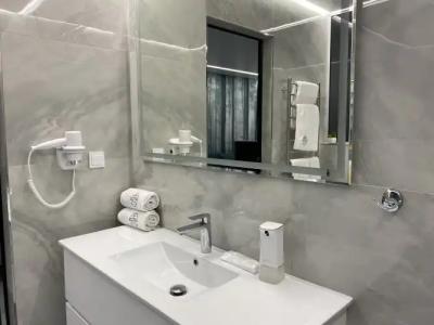 Restoranno-Gostinichny Kompleks Royal Park - 62