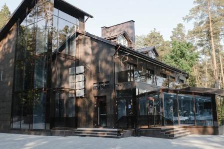 Restoranno-Gostinichny Kompleks Royal Park - 0