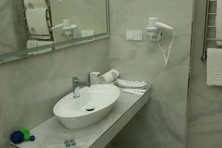 Restoranno-Gostinichny Kompleks Royal Park - 16