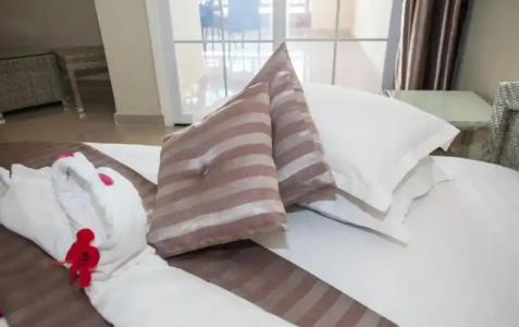 & Club Lella Meriam - 75