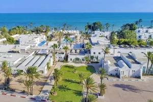 Hari Club Beach Resort, Aghir