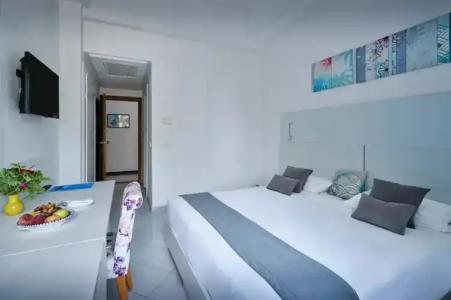 Hari Club Beach Resort - 40