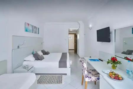 Hari Club Beach Resort - 1