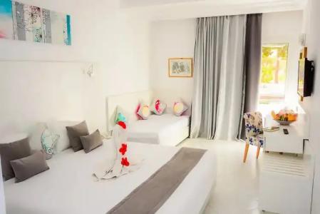 Hari Club Beach Resort - 10