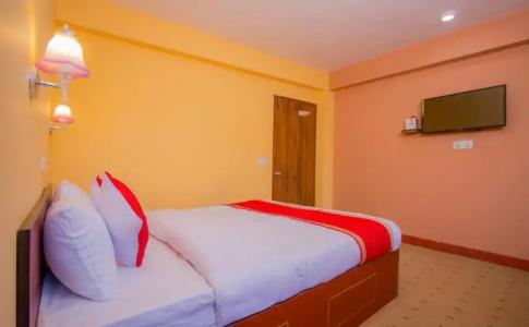 OYO 281 Twins Kitchen - 4