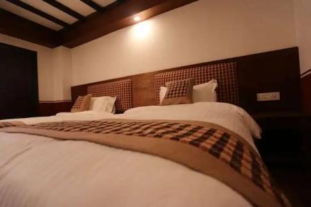 Pahan Chhen - Boutique - 2